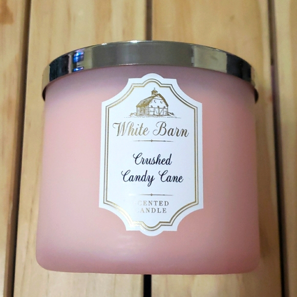 White Barn Accents White Barn Crushed Candy Cane 3 Wick Candle Nwt Poshmark